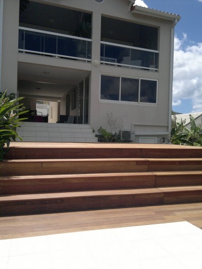 Location de vacances - Maison - Villa à Les Trois-Îlets - extérieur cote deck