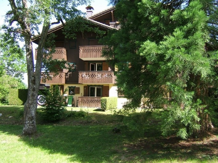 Location de vacances - Appartement à Saint-Gervais-les-Bains - Vue arrière du chalet