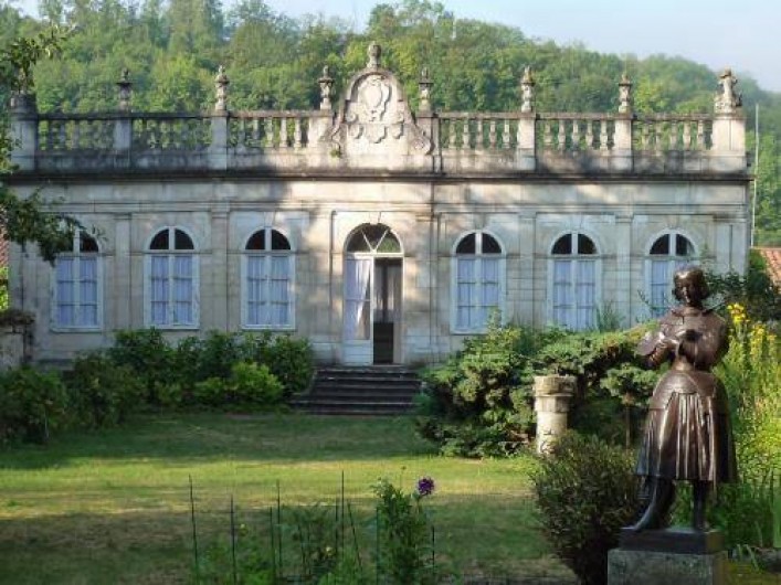 Location de vacances - Maison - Villa à Saint-Mihiel - vue du Pavillon depuis le jardin