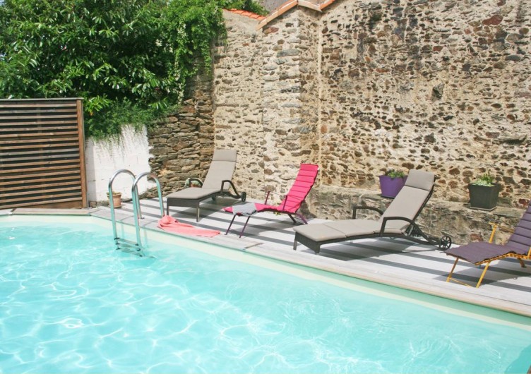Location de vacances - Gîte à Château-Guibert - Terrasse de la piscine