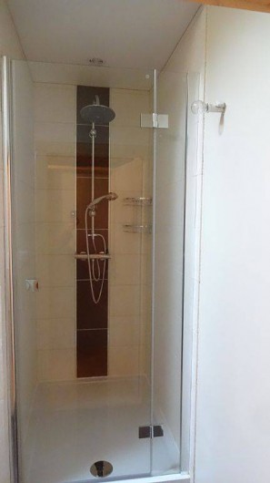Location de vacances - Chalet à Saint-Nicolas-la-Chapelle - Grande douche