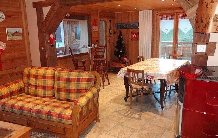 Location de vacances - Chalet à Saint-Nicolas-la-Chapelle - Salle à manger vue depuis le salon