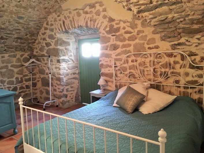 Location de vacances - Gîte à Branoux-les-Taillades - Les Acacias, (4/5 persons); chambre double.  Lit 160 x 200