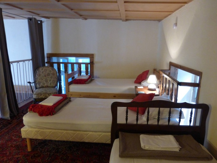 Location de vacances - Gîte à Branoux-les-Taillades - Les Citronniers; mezzanine, 3 lits
