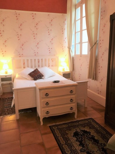 Location de vacances - Gîte à Branoux-les-Taillades - Château apartment; chambre double.  Lit 160 x 200