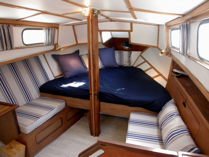 Location de vacances - Chambre d'hôtes à Saint-Geniès-de-Comolas - Cabine du bateau