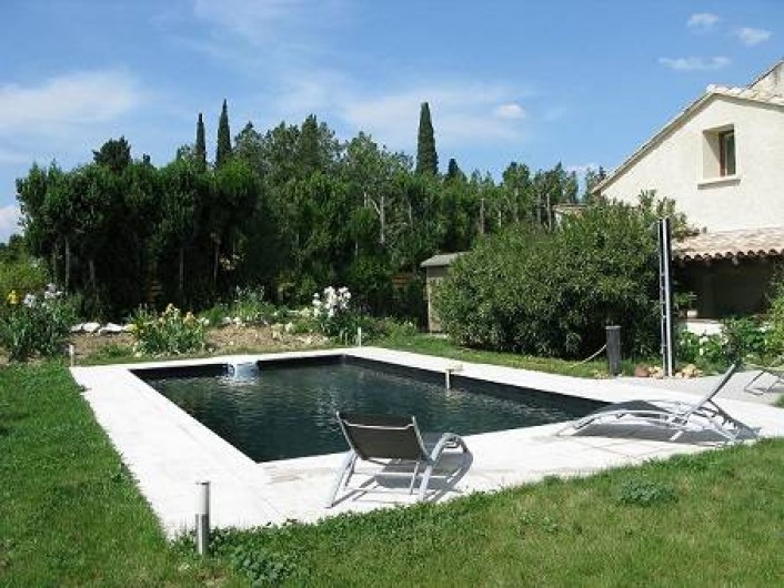 Location de vacances - Chambre d'hôtes à Saint-Geniès-de-Comolas - La piscine