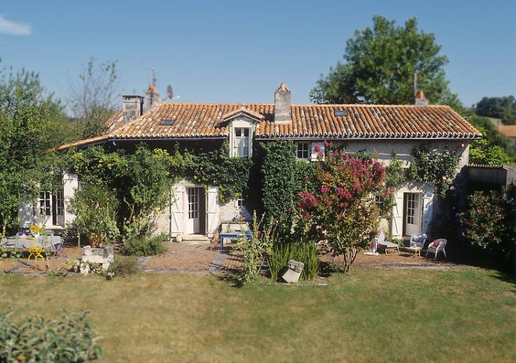 Location de vacances - Mas à Lusignac - facade sud-ouest