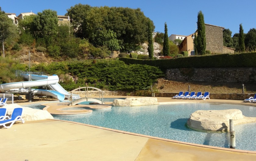 Location de vacances - Maison - Villa à Salavas - piscine avec toboggan