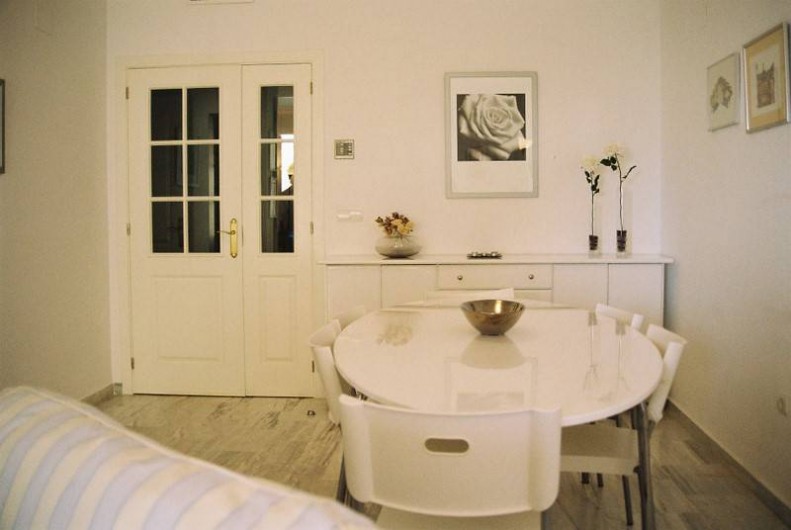 Location de vacances - Appartement à Marbella - The dining room.