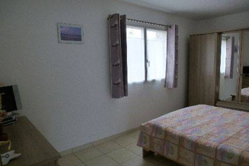 Location de vacances - Gîte à Saint-Pol-de-Léon - La chambre avec un lit de 160*200