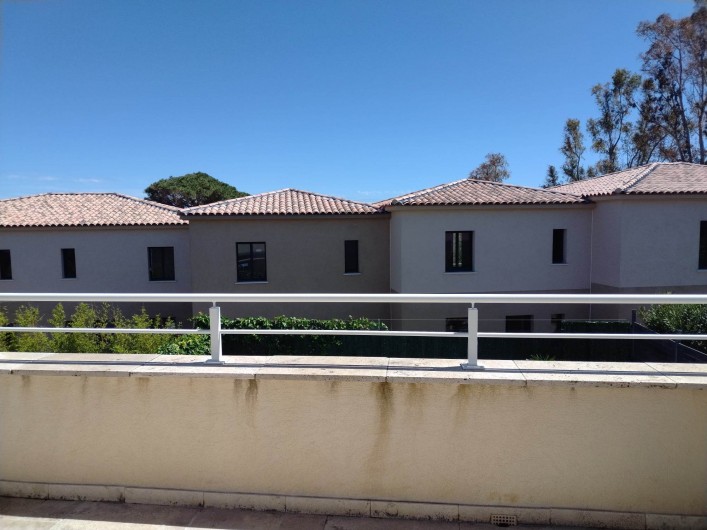 Location de vacances - Villa à Sainte-Maxime - vue centre du solarium