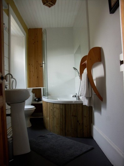 Location de vacances - Chambre d'hôtes à Omonville-la-Petite - salle de bain Esquina