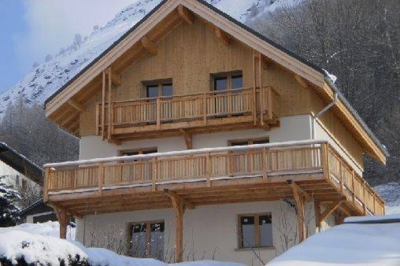 Location de vacances - Chalet à Mizoën - façade du chalet