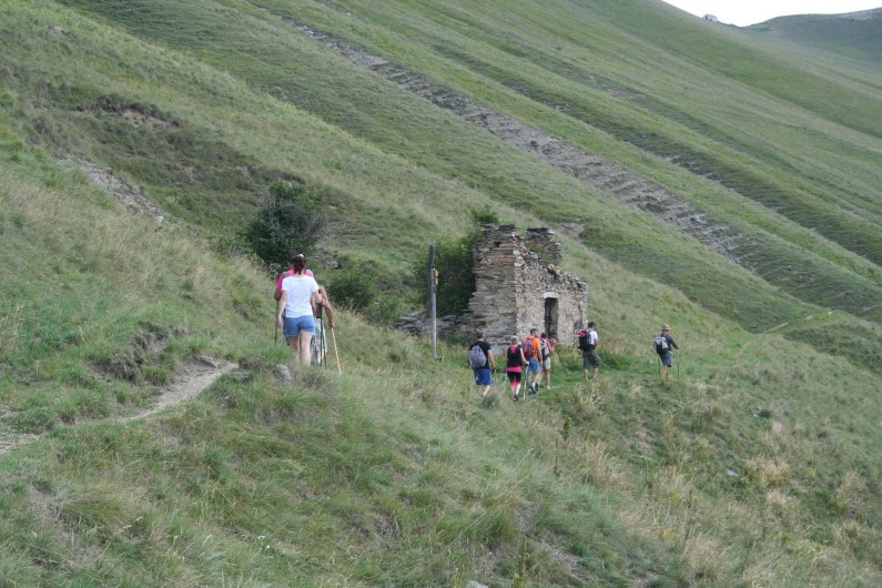 Location de vacances - Chalet à Mizoën - groupe de randonneurs