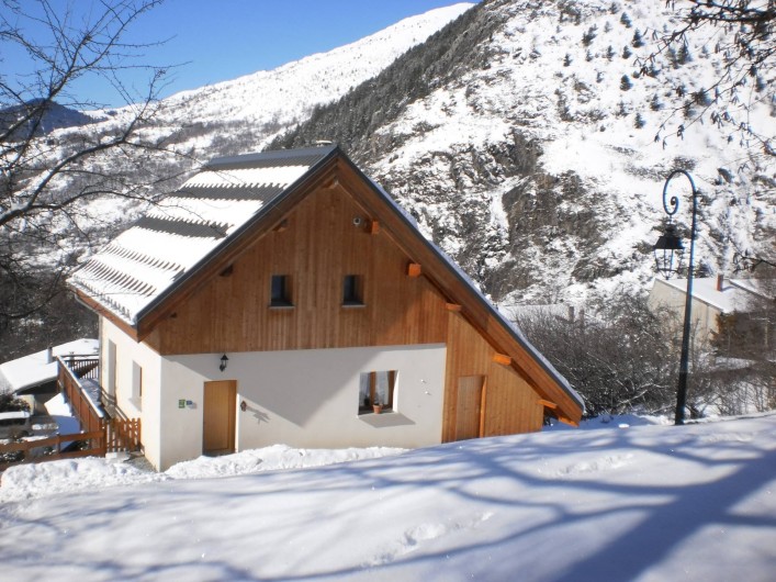 Location de vacances - Chalet à Mizoën - côté entré l'hiver