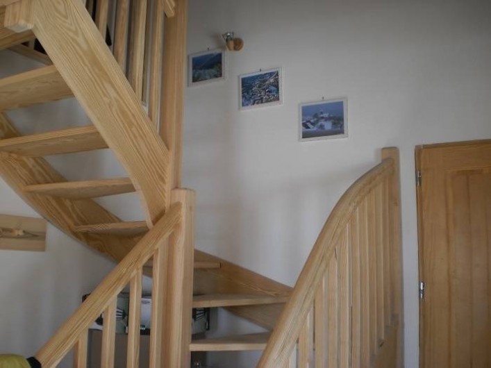 Location de vacances - Chalet à Mizoën - escalier d'accès à l'étage