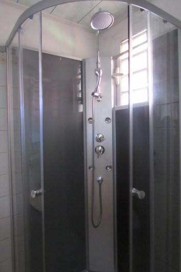 Location de vacances - Villa à Cilaos - Cabine de douche