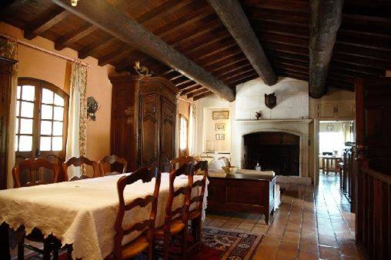 Location de vacances - Mas à Paradou - Salon / salle à manger et la cheminée