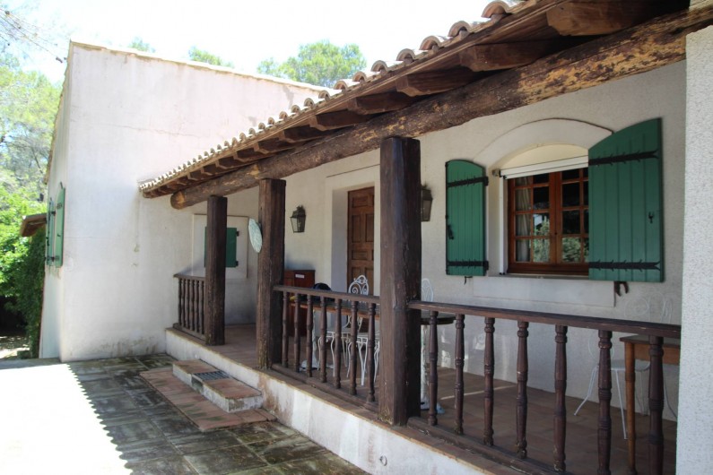 Location de vacances - Mas à Paradou - Notre pinède provençale