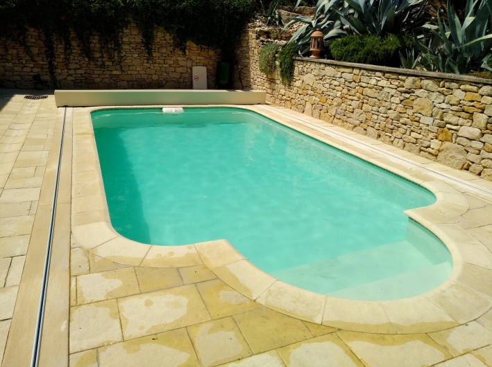 Location de vacances - Mas à Foissac - piscine sécurisée par cover seal voir site  ici ouverte