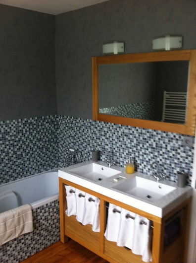 Location de vacances - Chambre d'hôtes à Les Loges - Salle de bain de la chambre Syracuse