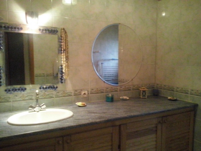 Location de vacances - Maison - Villa à Jau-Dignac-et-Loirac - salle d'eau