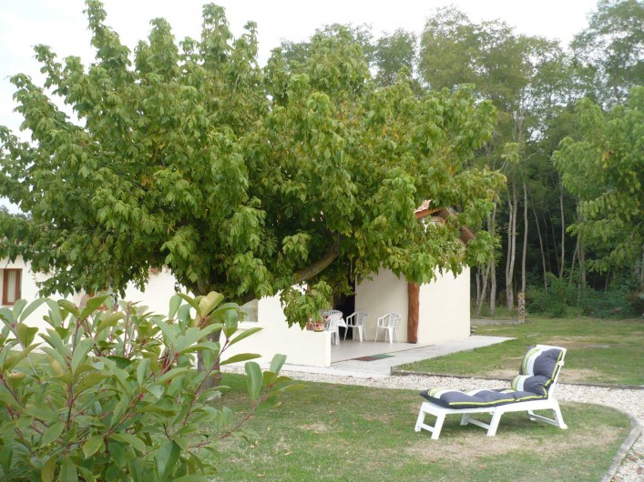 Location de vacances - Maison - Villa à Jau-Dignac-et-Loirac - devant de porche