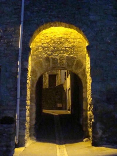 Location de vacances - Gîte à Ribaute - Entrée médiévale du village.