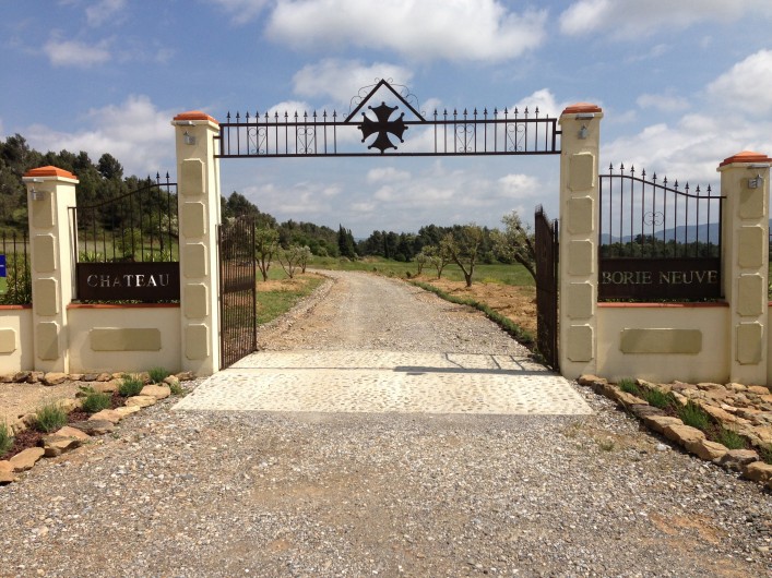 Location de vacances - Gîte à Badens - Entrée Domaine Borie Neuve