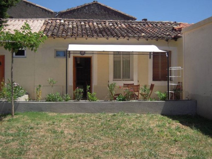 Location de vacances - Gîte à Badens - Gîte Muscat - terrasse privative et jardinet