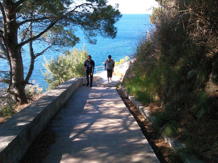 Location de vacances - Appartement à Empuriabrava - Nombreux paseos en bord de mer, cimentés ou chemins de terre...