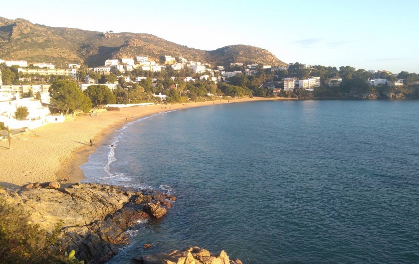 Location de vacances - Appartement à Empuriabrava - Criques et plages à 5 kms de l'appartement : Canyelles et Almadrava.