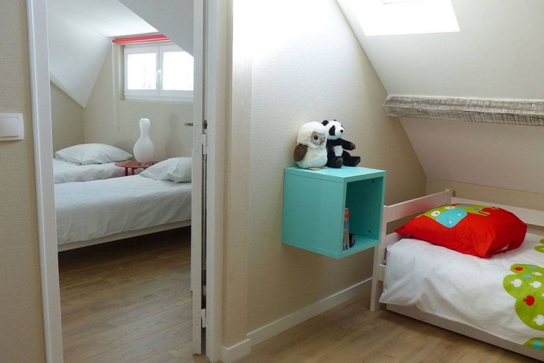 Location de vacances - Appartement à Fontain - Chambres de l' étage en enfilade