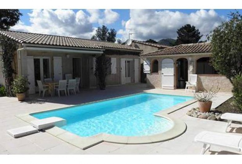 Location de vacances - Villa à Sainte-Lucie de Porto-Vecchio - Maison + pool house. Piscine privée. Location bateau possible