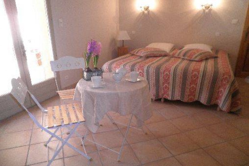 Location de vacances - Chambre d'hôtes à Cotignac - chambre Romarin
