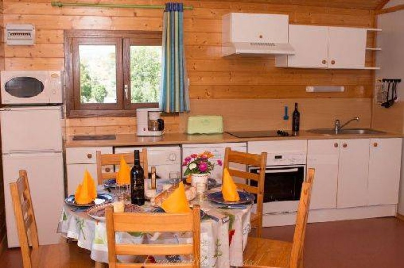 Location de vacances - Gîte à Le Pont-de-Montvert - Cuisine Chalet Moyen