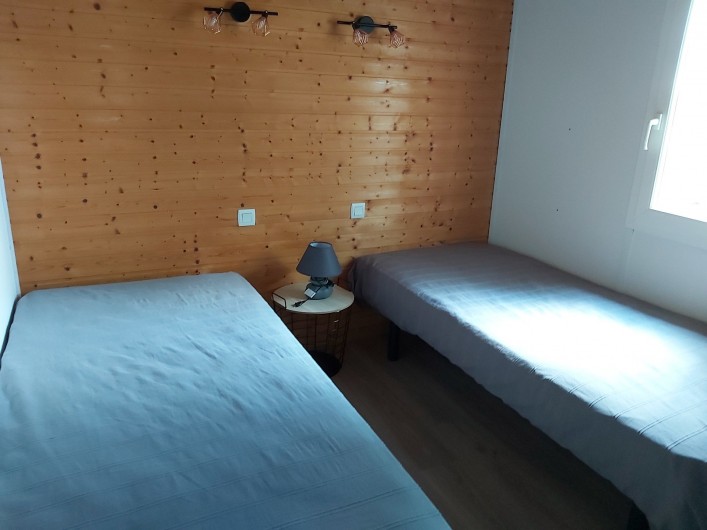 Location de vacances - Chalet à Agde - chambre avec deux lit 190x90