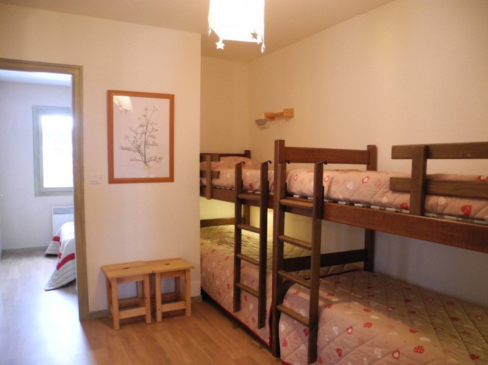 Location de vacances - Appartement à Mijoux - espace pour les enfants