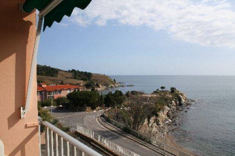 Location de vacances - Appartement à Banyuls-sur-Mer - Vue depuis les trois balcons ( 3m x 1,3m )