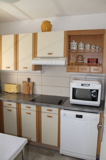 Location de vacances - Appartement à Banyuls-sur-Mer - Cuisine  Four multi fonctions Plaques vitro