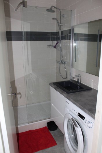 Location de vacances - Appartement à Banyuls-sur-Mer - Salle d'eau  Lave-linge