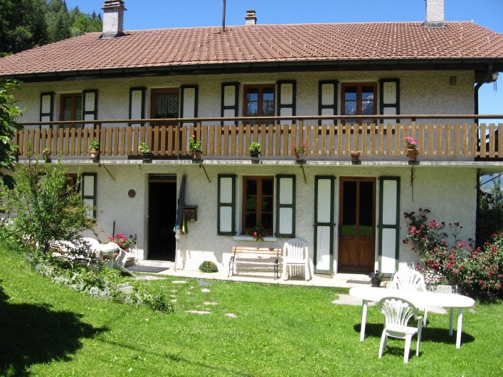 Location de vacances - Appartement à Saint-Nicolas de Véroce - Façade Sud