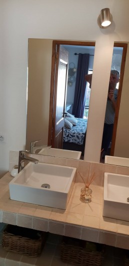 Location de vacances - Mas à Sanary-sur-Mer - SALLE DE BAIN DANS SUITE PARENTAL