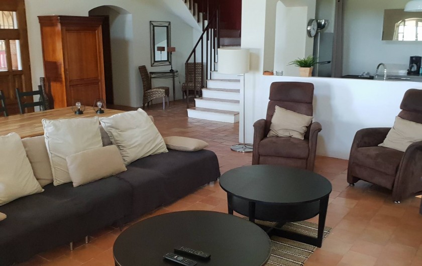 Location de vacances - Mas à Sanary-sur-Mer - SALON SALLE A MANGER