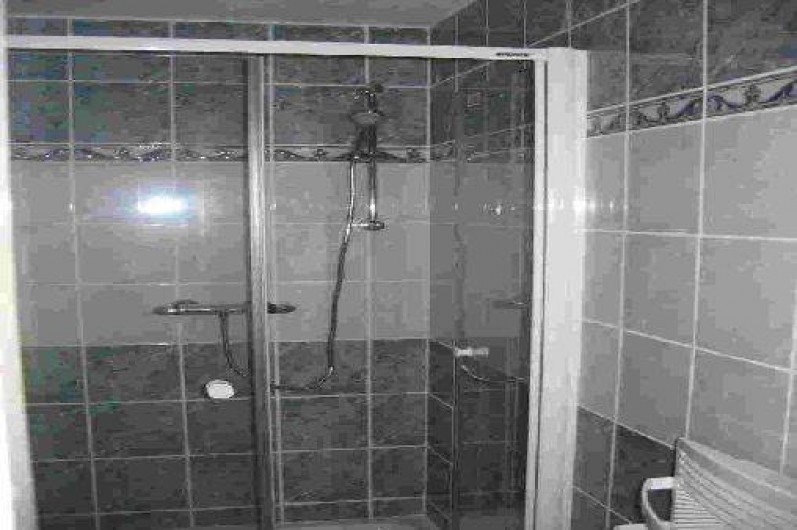 Location de vacances - Appartement à Gérardmer - douche 90*90 dans salle de bain