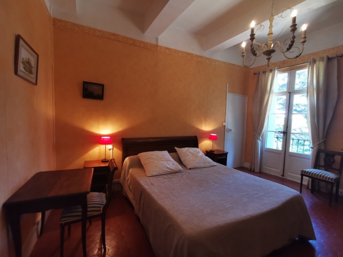 Location de vacances - Chambre d'hôtes à Jonquières - Grande Chambre Plumbago