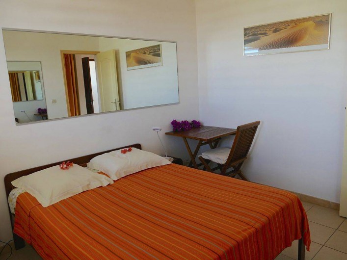 Location de vacances - Appartement à Pointe du Bout - chambre climatisée avec lit double