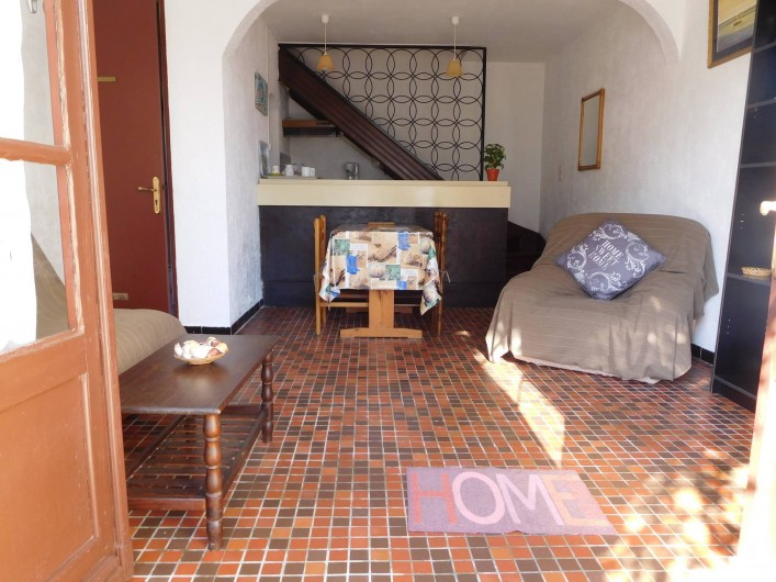 Location de vacances - Maison - Villa à Andernos-les-Bains - SEJOUR VU DEPUIS L'ENTREE DU LOGEMENT