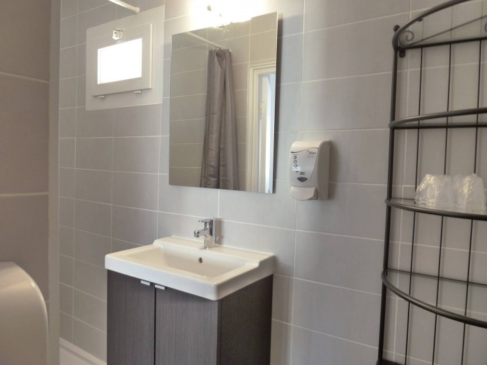 Location de vacances - Hôtel - Auberge à Frontignan - Chambre Familiale en rez-de-chaussée avec terrasse.